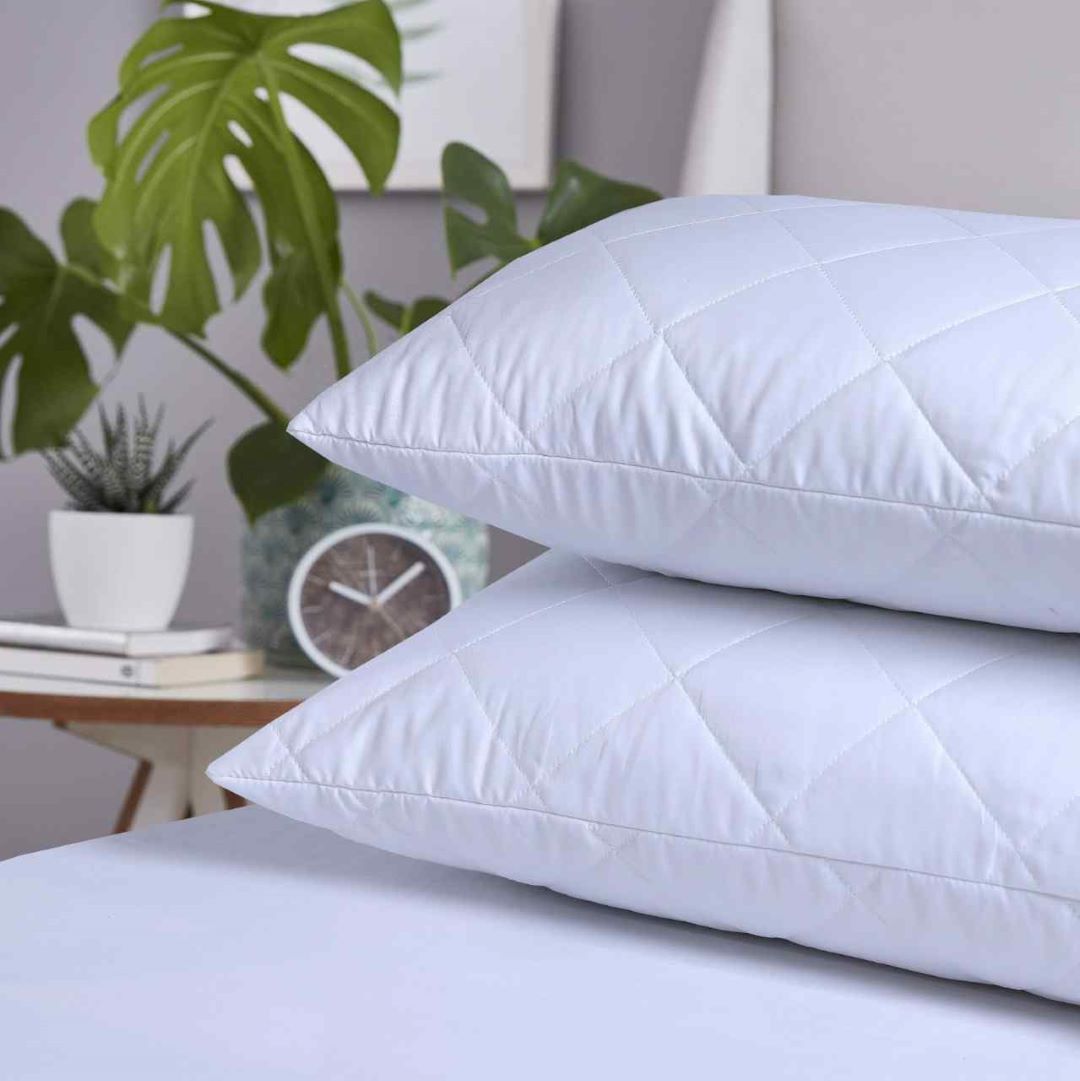 Plush Quilted Pillow Protector With Zipper